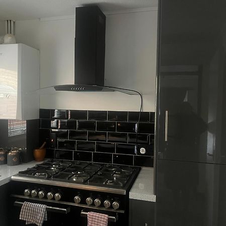 Queenomega'S Home Stay London Exterior foto